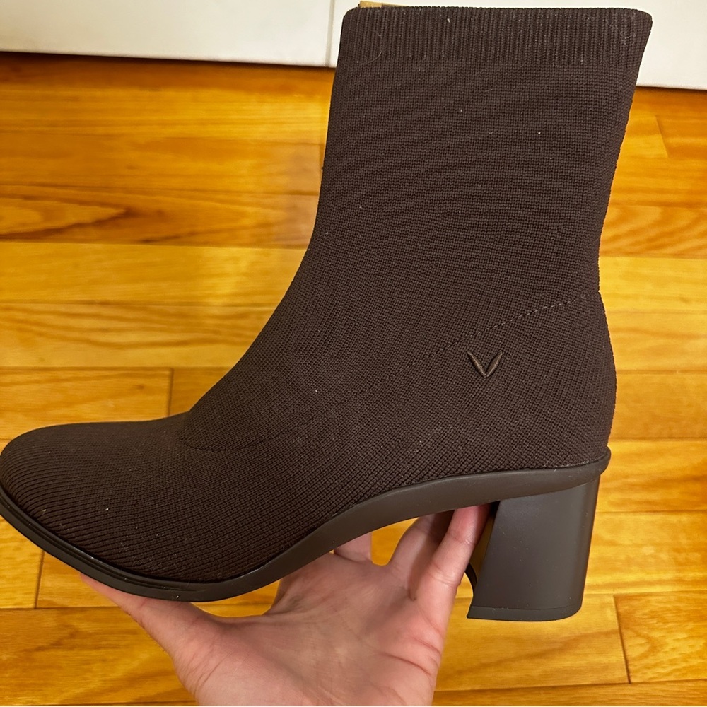 VIVAIA Almond-Toe Running Heel Boots (Amanda) SZ 8  dark chocolate brown - Picture 7 of 16